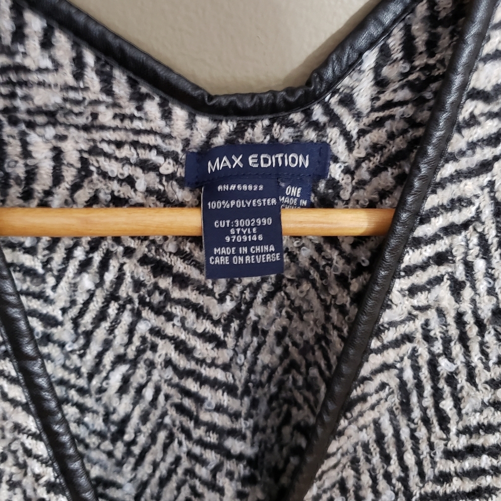 MAX Edition Poncho with Faux Leather Piping - Picture 5 of 7